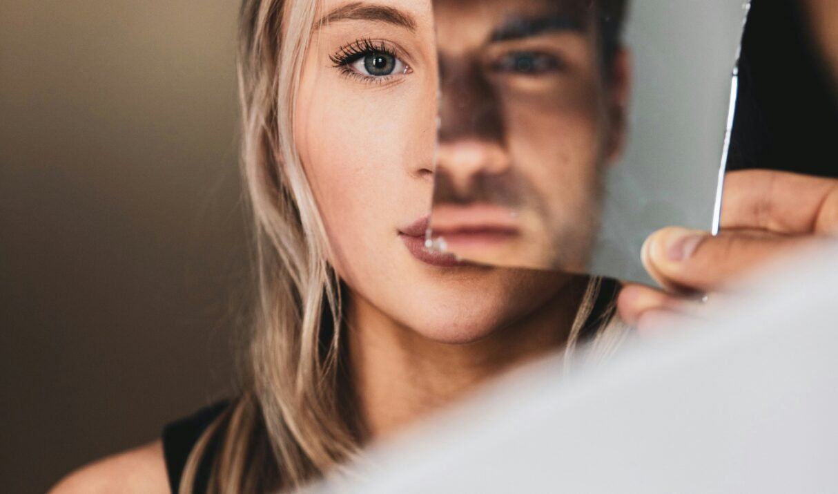 Signs of a Covert Narcissist in Relationships: How to Recognize, Protect Yourself, and Break Free